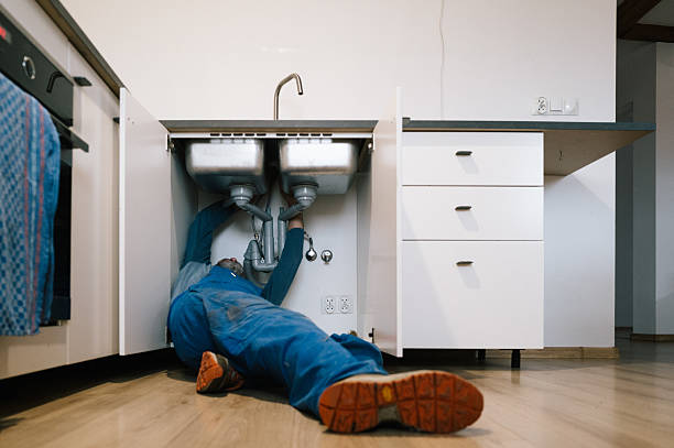 Professional Leak Detection technician working in Herndon, VA